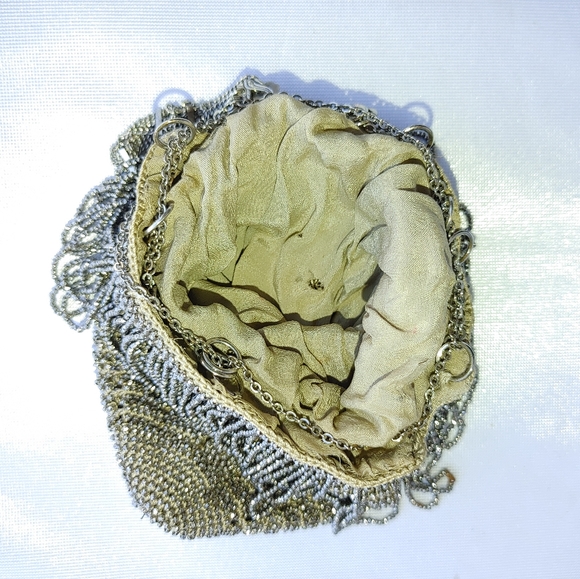 Vintage 30's beaded crochet chain drawstring wristlet bag with tassel - Picture 5 of 8